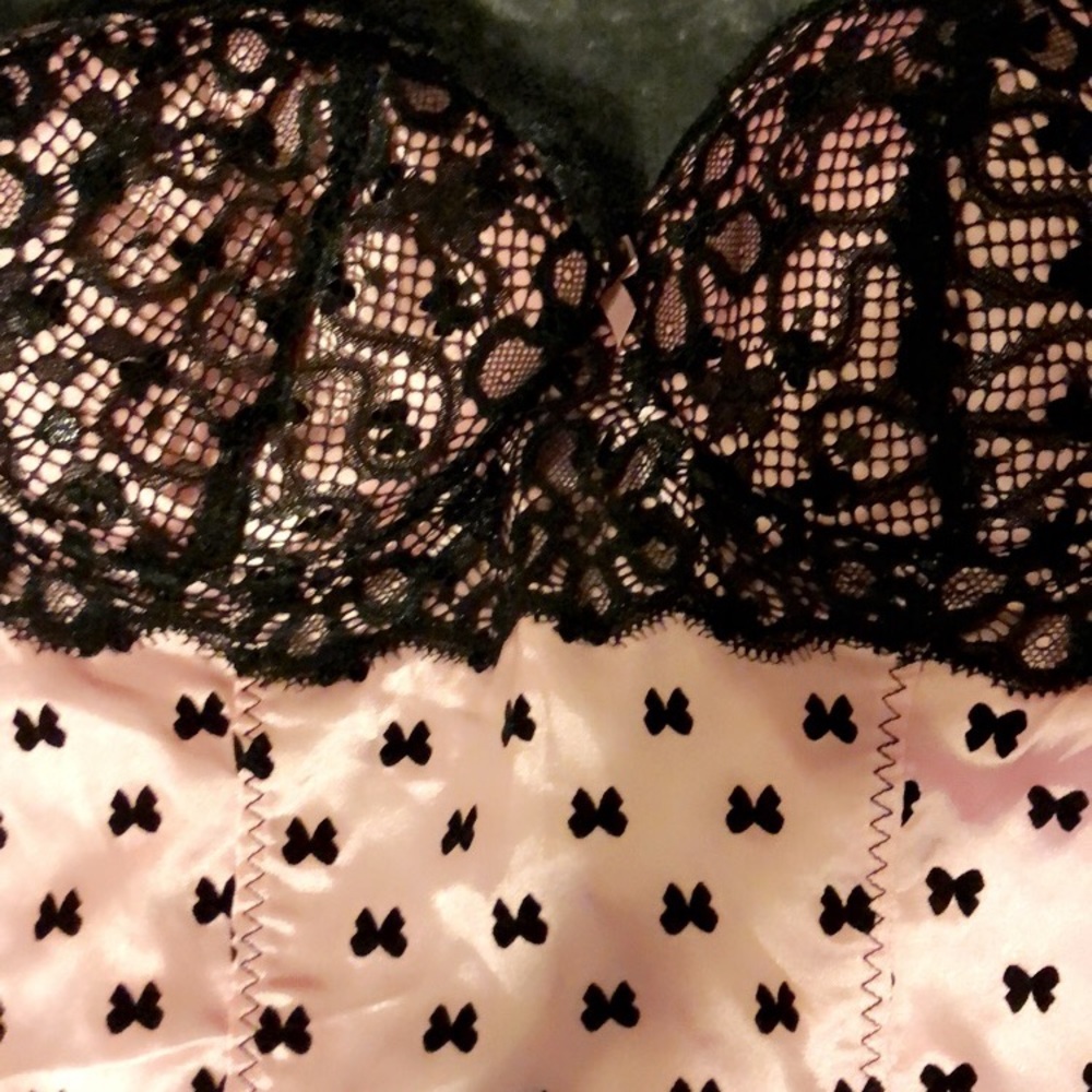 Satin and lace chemise - Picture 3 of 6